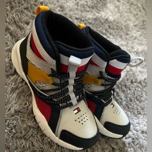 Tommy Hilfiger Trail Mid Shoes